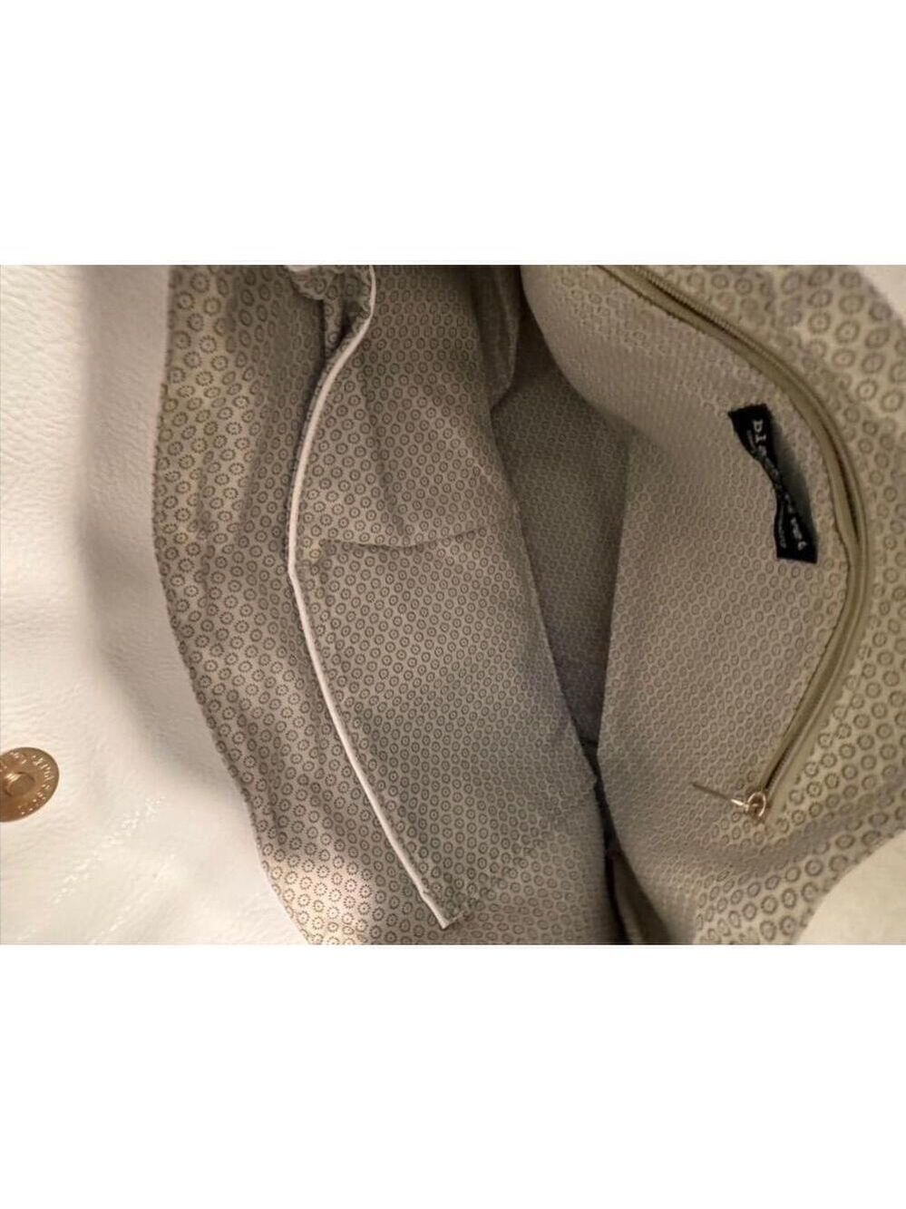 Black Rivet White Handbag Snap Closure - Picture 10 of 10